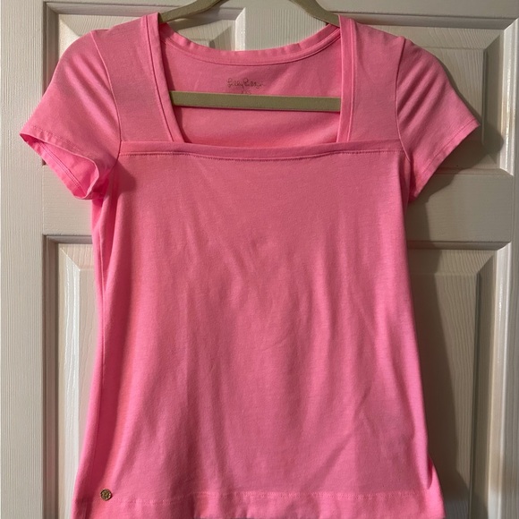 Lilly Pulitzer Bright Pink Short Sleeve Tee - Picture 1 of 6